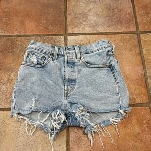 Levi’s 501 cut off shorts
